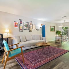 12 Min to Airport + Spacious Backyard and Fire Pit
