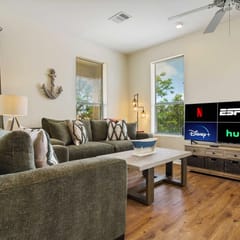 Lakeway Hideaway! Beautiful Place by Lake Travis
