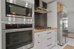 Boho Home Near Domain ✦ Large Yard + Pet Friendly! - Image 2