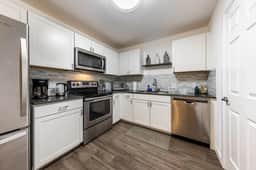 Bright 2BR Condo: 10 Mins to Downtown, near Zilker - Image 2