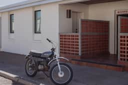 Entire Private Boutique Motel w Courtyard + Sauna! - Image 4