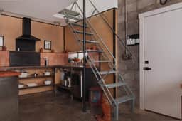 Industrial Artist Loft at Iconic Property - Image 5