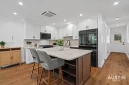 Luxury Finishes, E Austin Location | New 2BR Home - Image 2