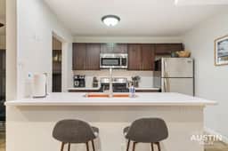 Pet Friendly Condo with Pool Near Downtown & Lake - Image 4