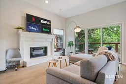 Pet-Friendly w/ Dual Balconies Near Tech Corridor - Image 2