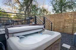South ATX Hideaway w Hot Tub & Grill Mins to SoCo! - Image 3