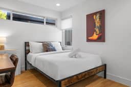 South ATX Hideaway w Hot Tub & Grill Mins to SoCo! - Image 5