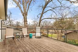 South ATX Retreat - Sleeps 4, Porch - Image 4