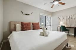 Spacious 2 Apt Combo | Sleeps 12 + Pool and Pets - Image 2