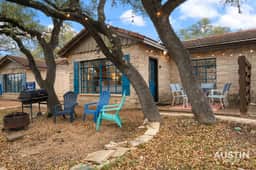 Steps to Lake Travis & Waterpark ✦ Lake Glamping! - Image 3