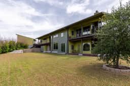 Stunning, Private, Mid-Century Home in East Austin - Image 4