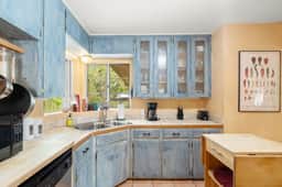 Bouldin Creek Charmer w Bonus Flex Room & Patio! - Image 3