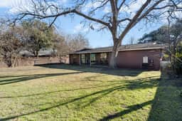 Mid-Century Modern Home with Open Kitchen - Image 4