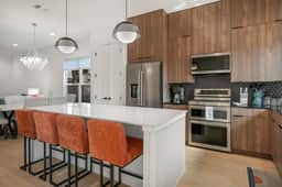 Luxury Living, Close to UT w BBQ & Cowboy Pool - Image 3