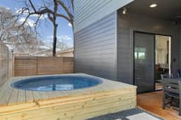 Luxury Living, Close to UT w BBQ & Cowboy Pool - Image 5
