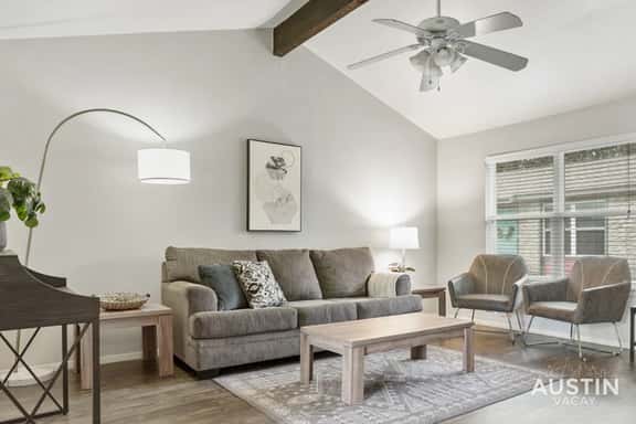 Pets Welcome! Great Space + Backyard Near Zilker - Image 1