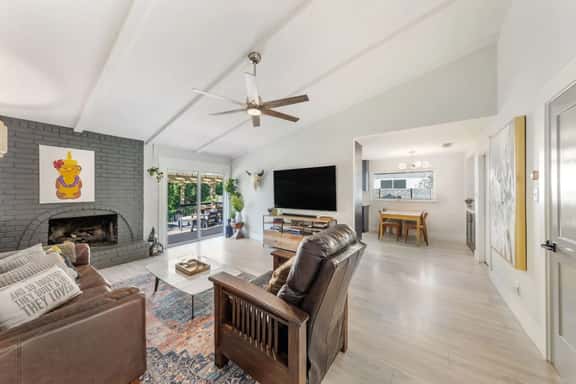 South ATX Home Sauna, Parking, Cowboy Pool - Image 1