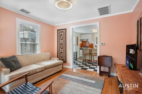 Walk to Lady Bird Lake from Perfectly Quaint Home - Image 1