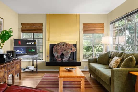 Bouldin Creek Charmer w Bonus Flex Room & Patio! - Image 1