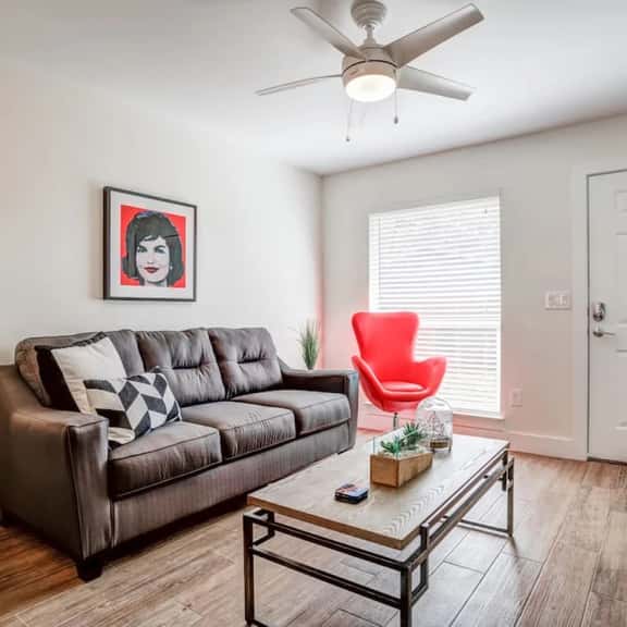 5 Min to SoCo | Comfortable & Convenient Retreat - Image 1