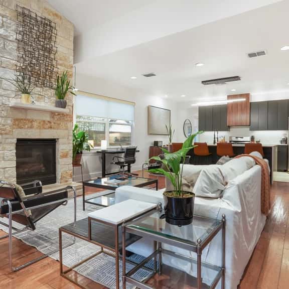A Stylish Retreat + Outdoor Oasis in Heart of Austin - Image 1