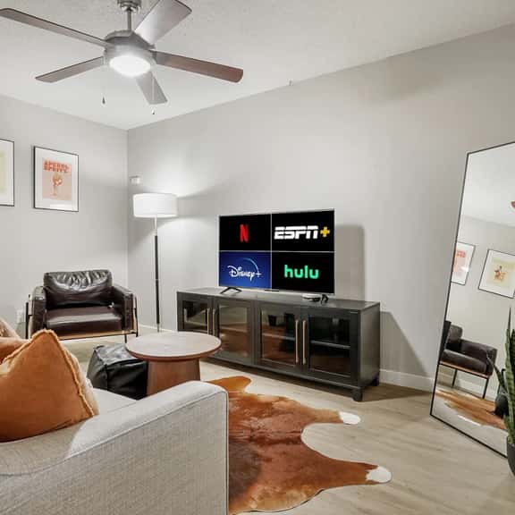 Amenity Heavy Serene Apt in Convenient Location - Image 1