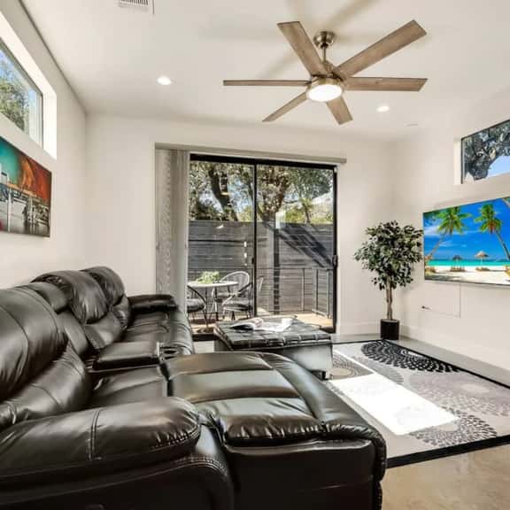 Gorgeous 3BR/3BA in the Heart of South Congress - Image 1