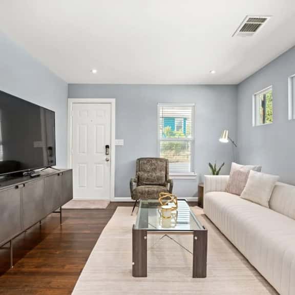 Gorgeous East Central Austin 2BD Close to Downtown - Image 1