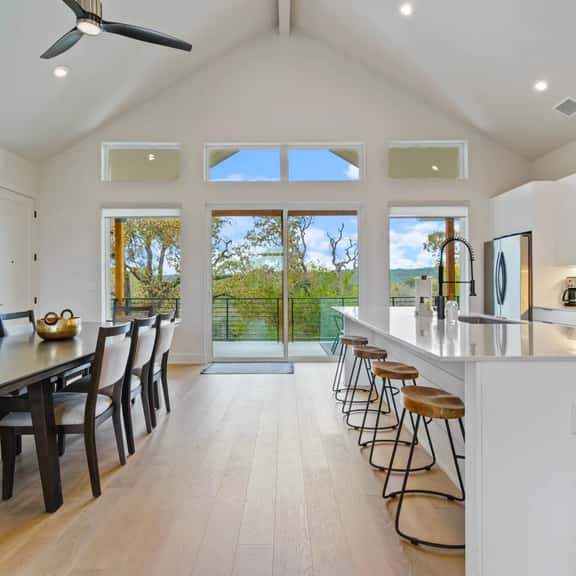 New Dual Unit Home w/Balcony Dining & Vast Yard - Image 1