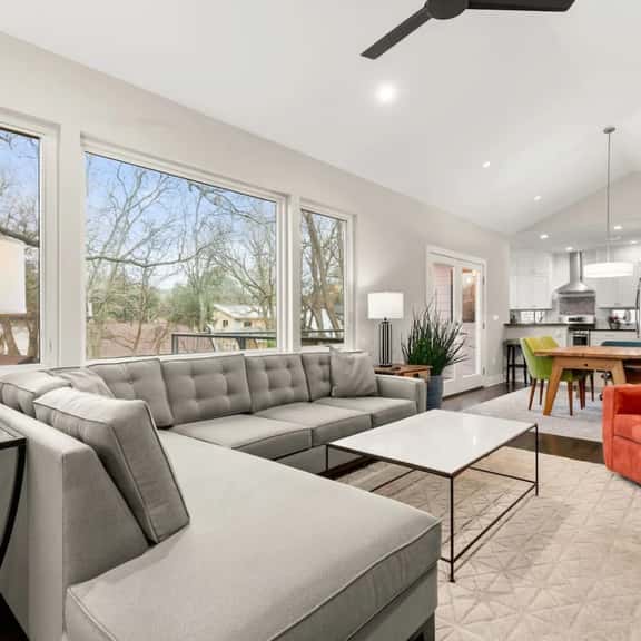 South ATX Retreat - Sleeps 4, Porch - Image 1
