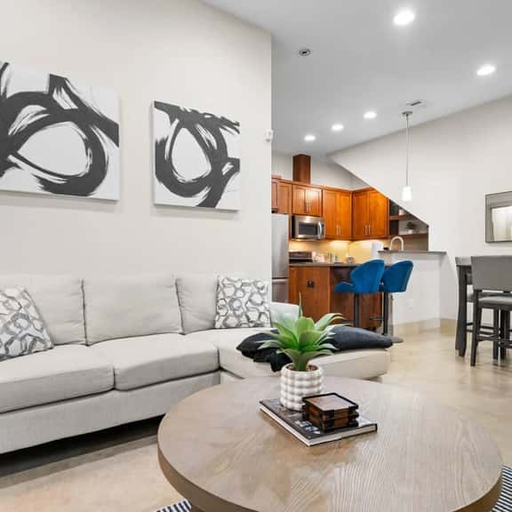 Chic S ATX Home Mins to Barton Springs & SoCo Ease - Image 1
