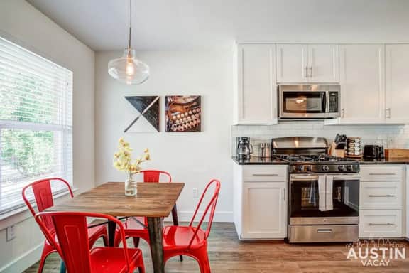 5 Min to SoCo | Comfortable & Convenient Retreat - Image 2