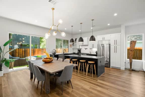 Brand New Luxurious Property + Huge Outdoor Space! - Image 3