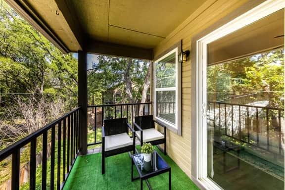 Bright 2BR Condo: 10 Mins to Downtown, near Zilker - Image 4
