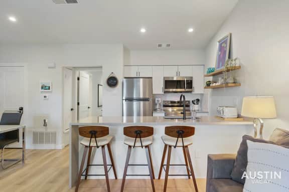 Close to Barton Springs + Zilker | King BR + Patio - Image 3