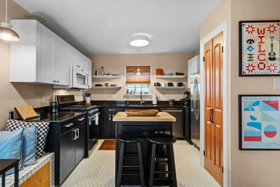 E Austin's Dreamy Blue Bungalow | Lady Bird Nearby - Image 3