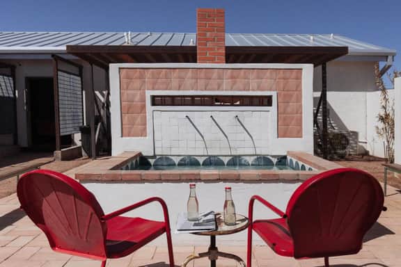 Entire Private Boutique Motel w Courtyard + Sauna! - Image 5