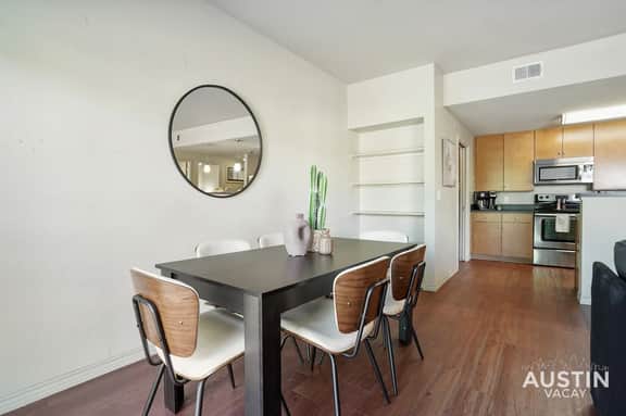 Fully Equipped w/ Stylish Design and Free Parking - Image 4