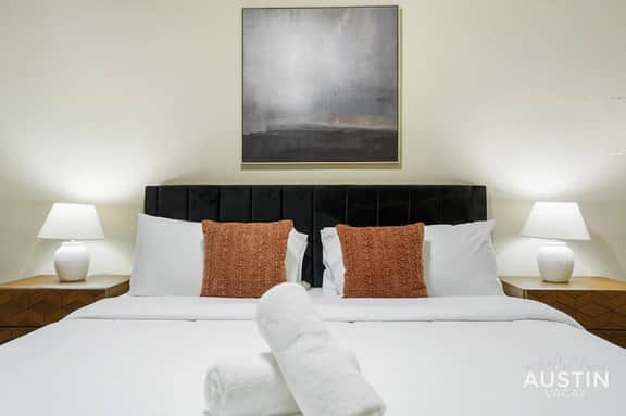 Fully Equipped w/ Stylish Design and Free Parking - Image 2