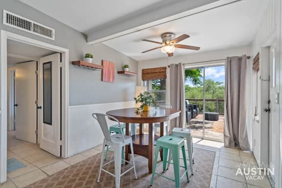 LakeTravis 4BR :Waterpark Access+views +walk to lake - Image 4
