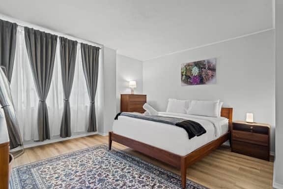Lavaca Living | Walk to Capitol + Garage Parking - Image 2