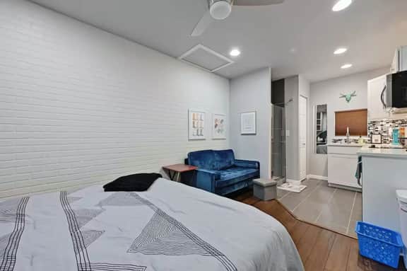 Modern Studio by Southpark Meadows | Walk to Park! - Image 2
