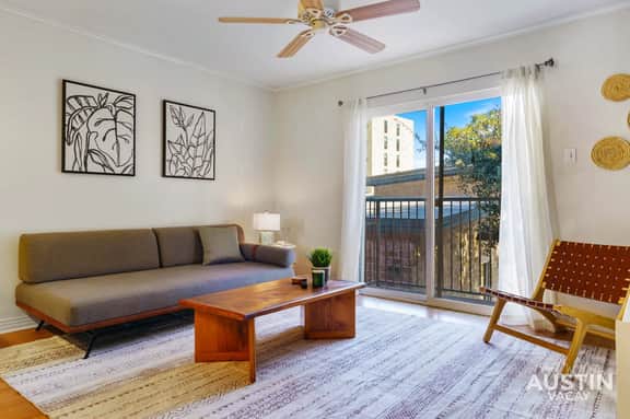 Near Zilker Park | Chic Apt w Free Parking & Pool! - Image 4