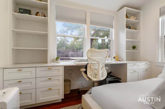 Pet-Friendly East Cesar Chavez Home Near Downtown! - Image 3