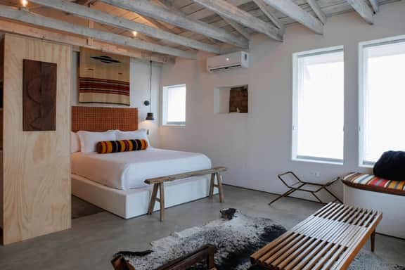 Retreat Suite at Iconic Property - Image 3
