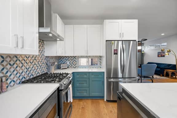 South ATX Hideaway w Hot Tub & Grill Mins to SoCo! - Image 4