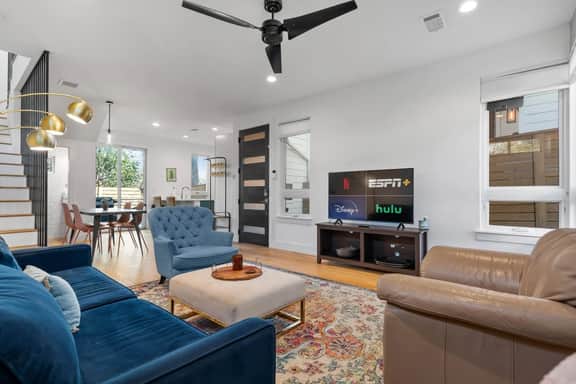 South ATX Hideaway w Hot Tub & Grill Mins to SoCo! - Image 2