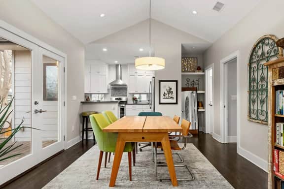 South ATX Retreat - Sleeps 4, Porch - Image 3