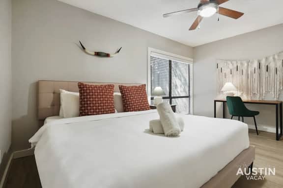 Spacious 2 Apt Combo | Sleeps 12 + Pool and Pets - Image 2