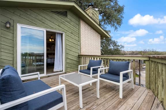 Walk to Zilker! Patio w/ a View & Elevated Balcony - Image 5